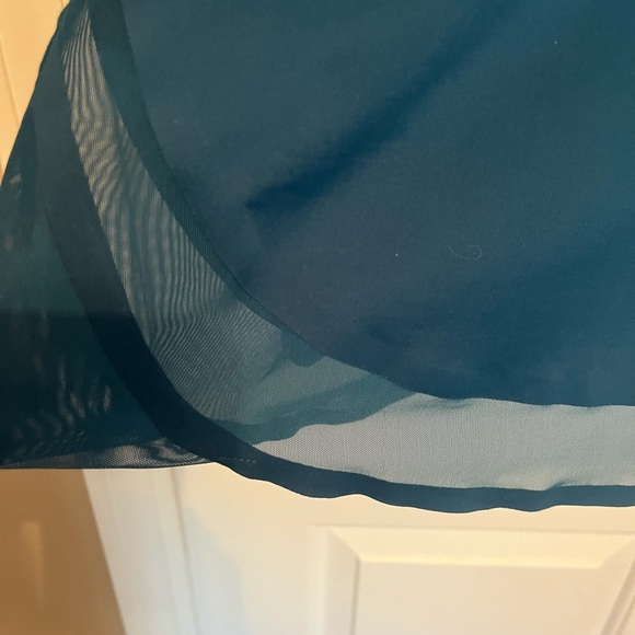 Athleta long sleeve teal shirt, with thumb holes. - Picture 5 of 7